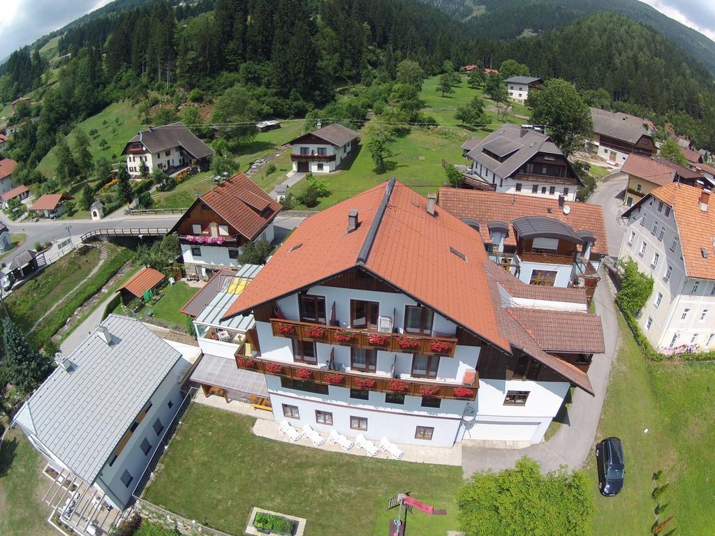 Restaurant - Cafe - Pension Hassler Berg im Drautal Dış mekan fotoğraf